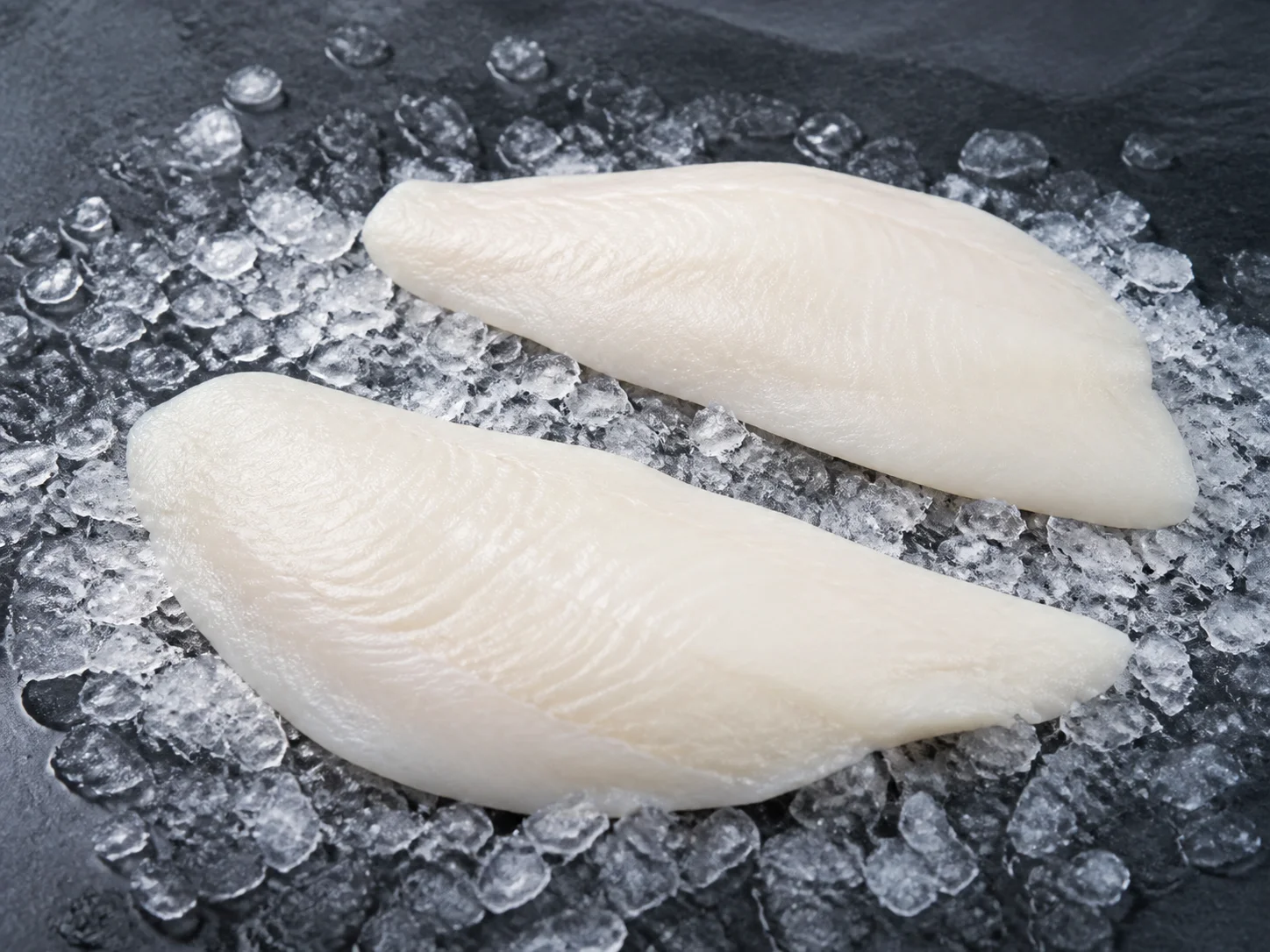 Filets frais de barbue sur glace